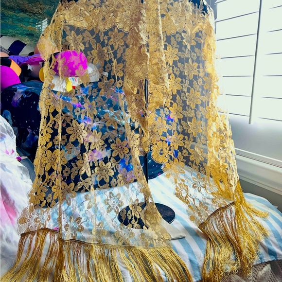 handmade Accessories - Elegant Gold Lace Scarf (Spanish Mantilla) New with Tag